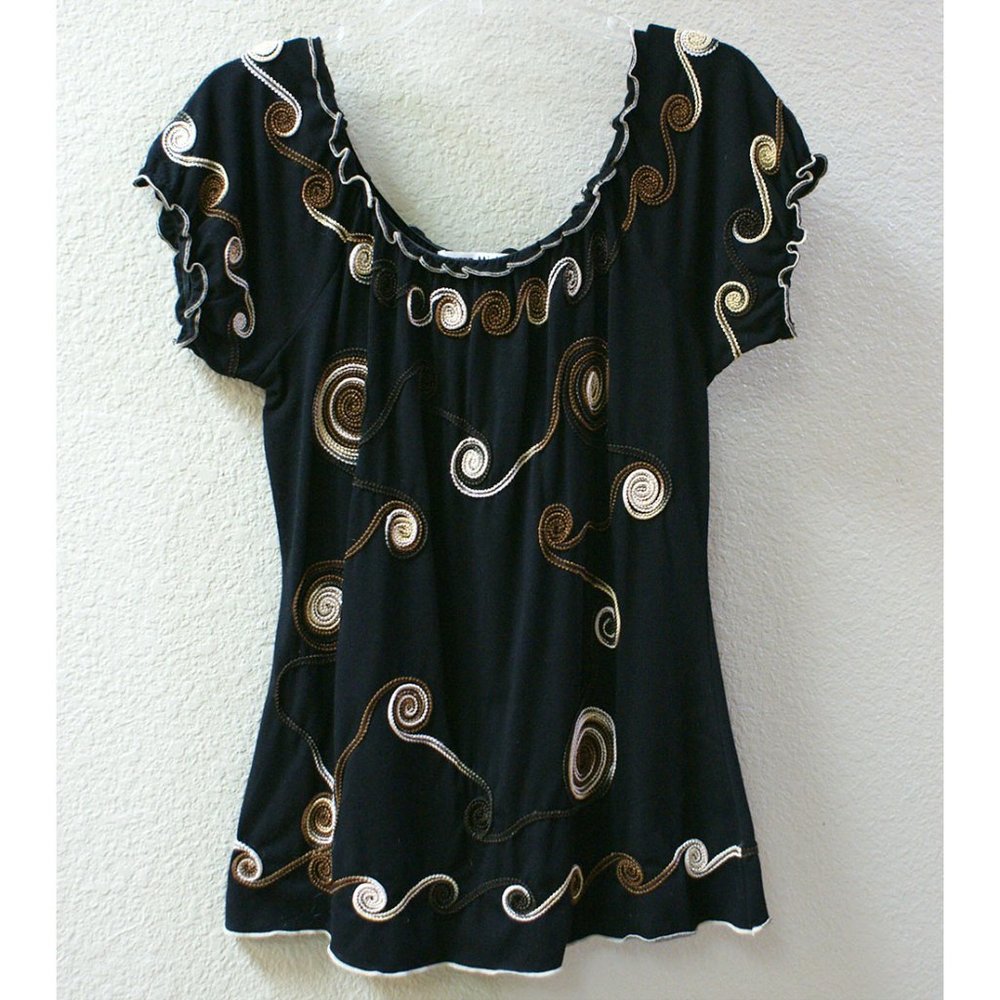 3 for $20! ✨ Super cute Lauren Michelle top!